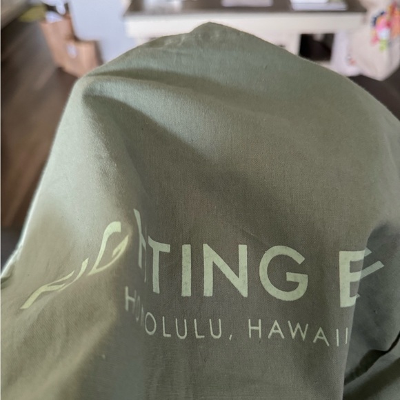 Olive Green Fighting Eel Tote. New w/o tags. - Picture 1 of 3